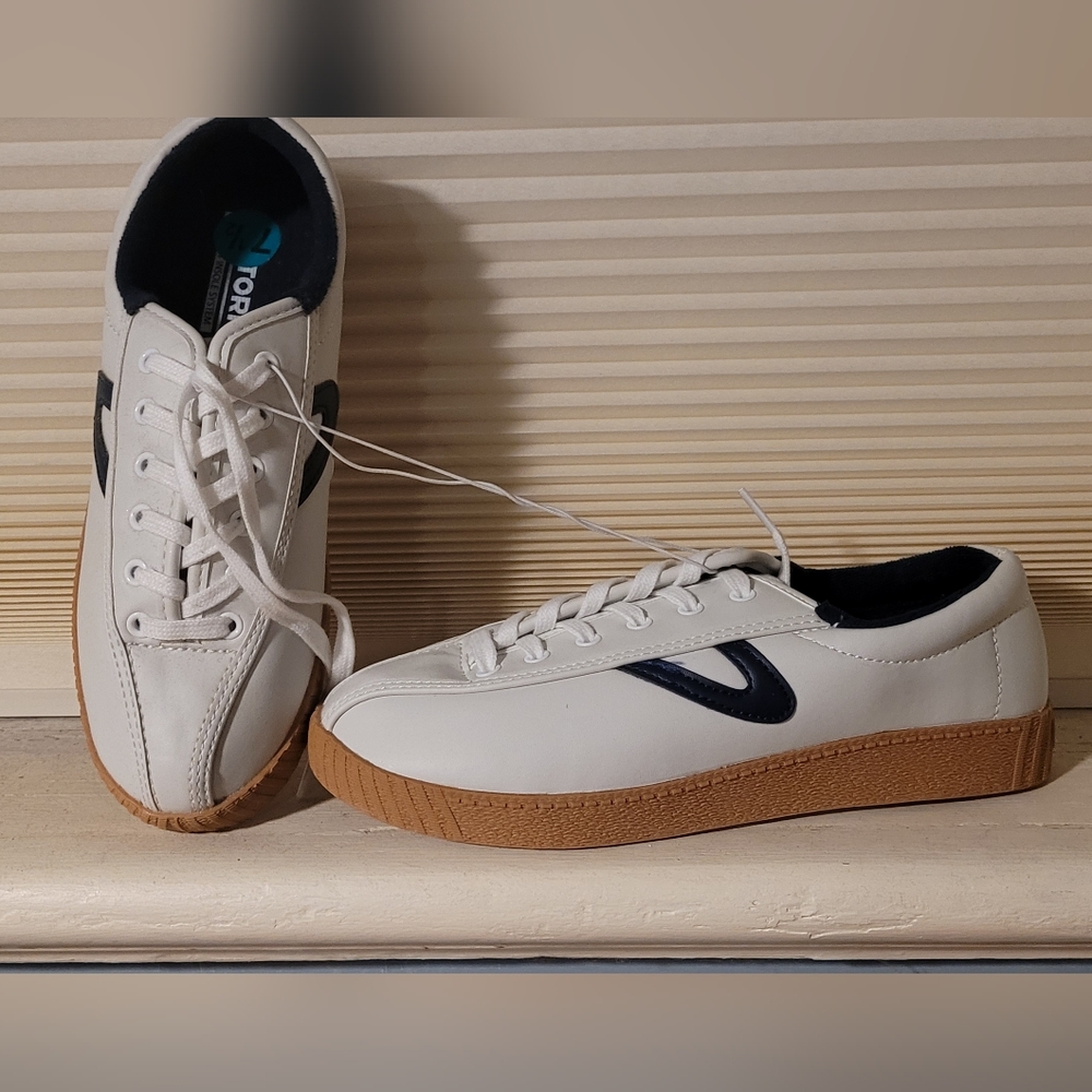 Tretorn Nylite sneaker PU 'leather' 7.5 really 8.5 NEW!